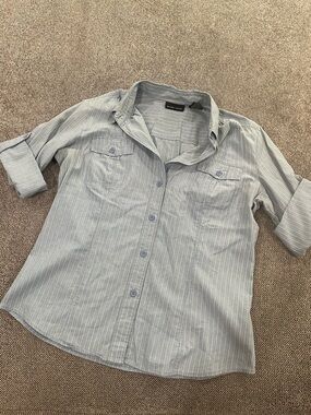 New York & Company Light Blue Pinstripe Women's Button-Down Shirt